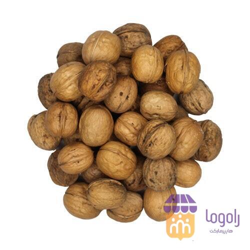 عکس  گردو با پوست خارجی